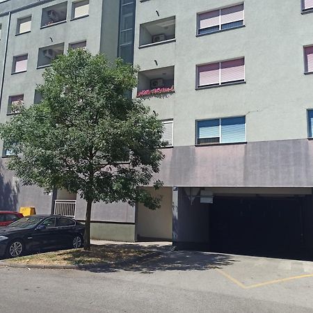 Zagreb Lake Star & Included Garage Parking Place מראה חיצוני תמונה