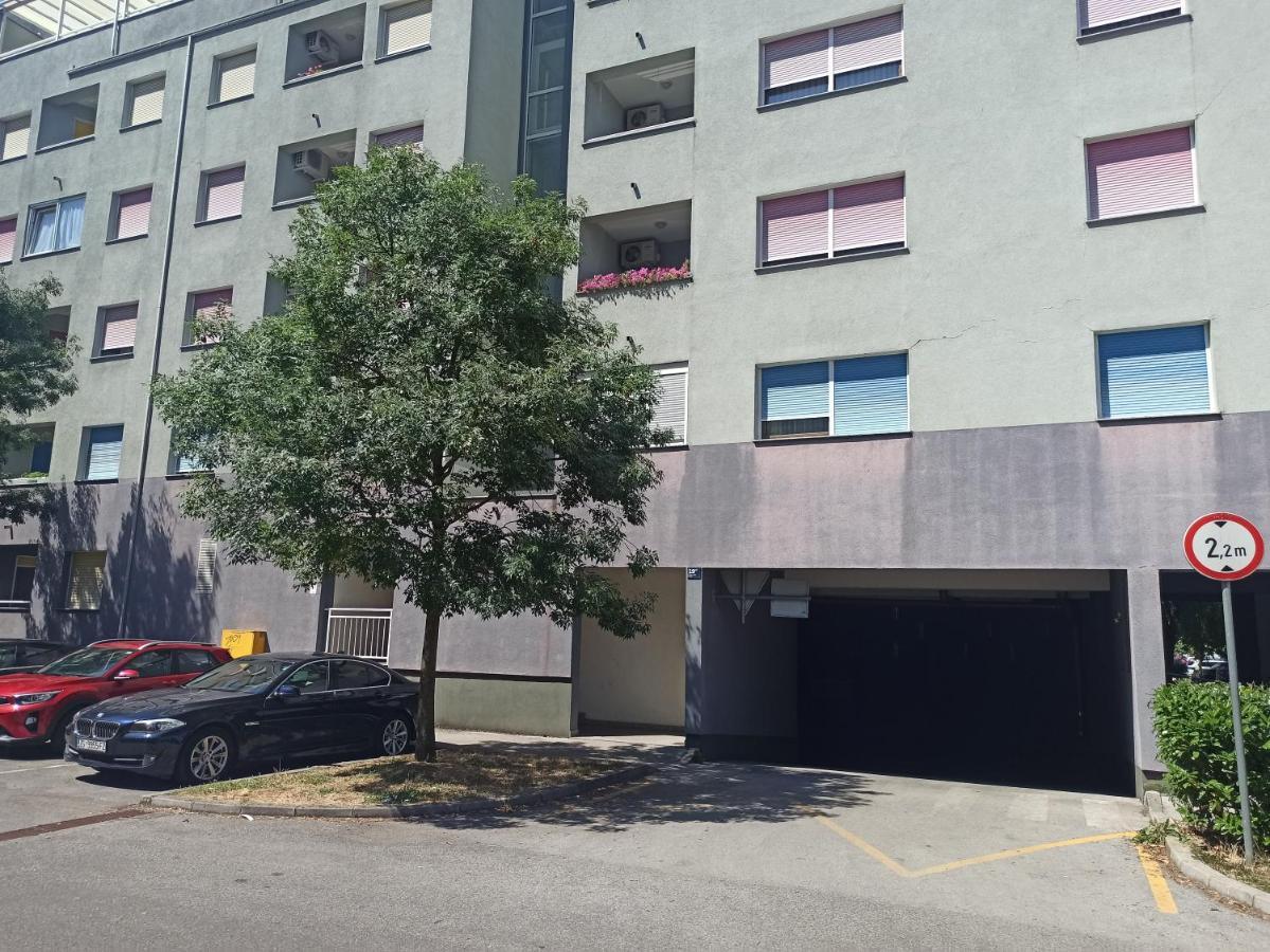 Zagreb Lake Star & Included Garage Parking Place מראה חיצוני תמונה